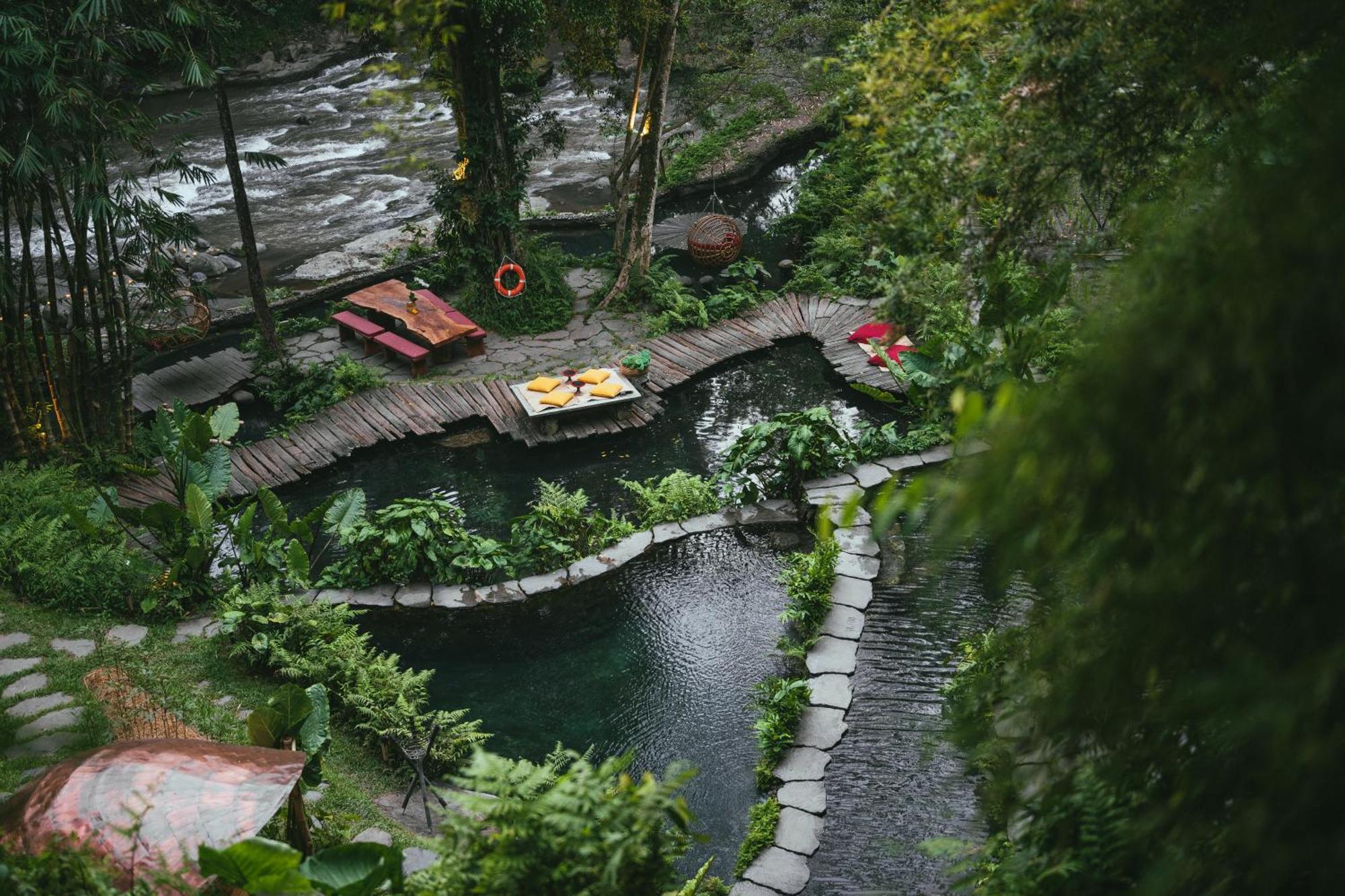 Bambu Indah Hotel Ubud Exterior foto