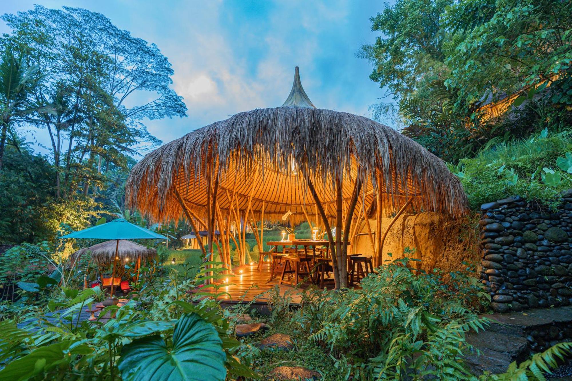 Bambu Indah Hotel Ubud Exterior foto